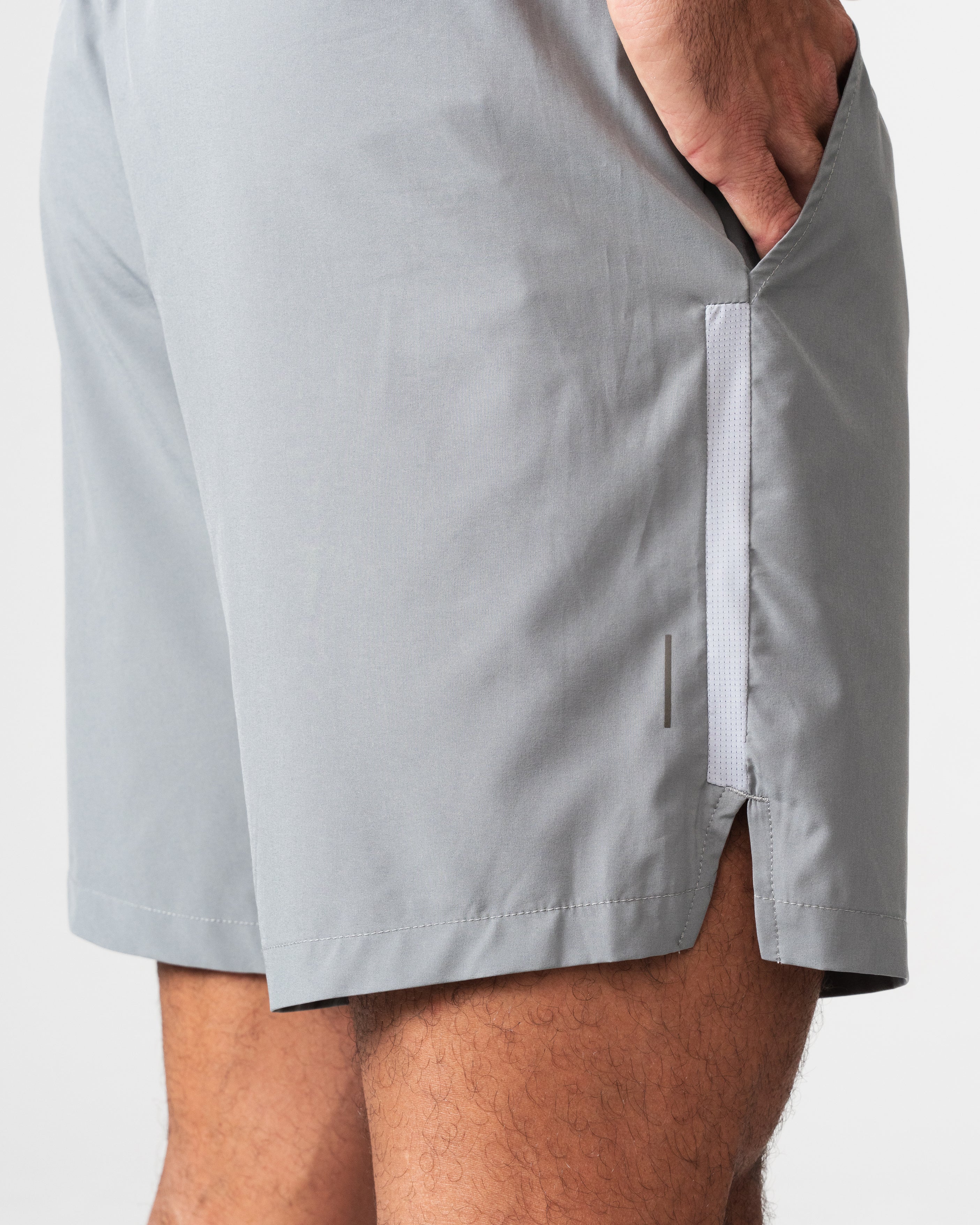 SRG Short in grey, close-up of zip pocket