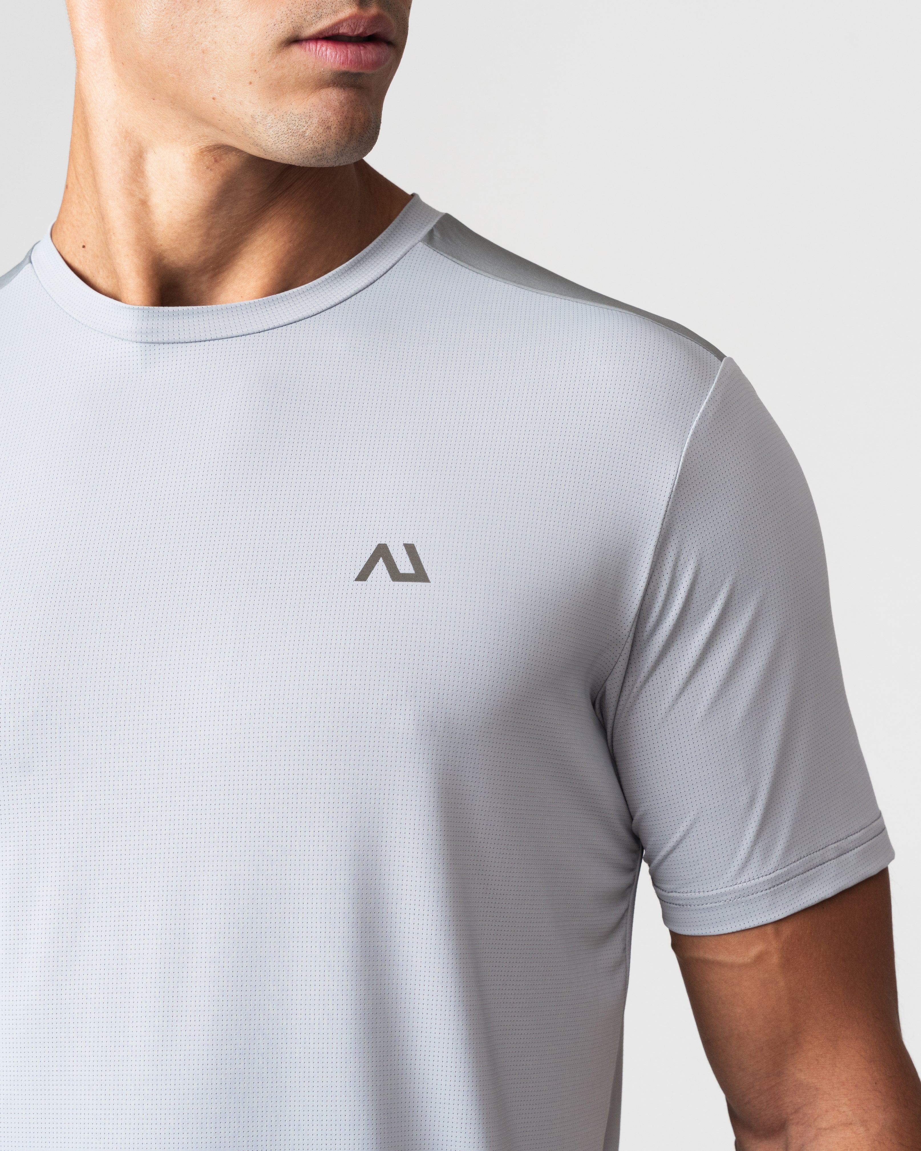 SRG T-Shirt in grey, close-up of chest logo
